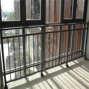 永年噴塑高速護欄板