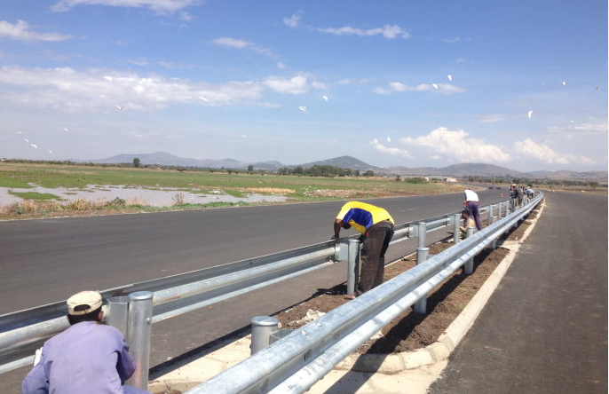 阿勒泰高速護欄板