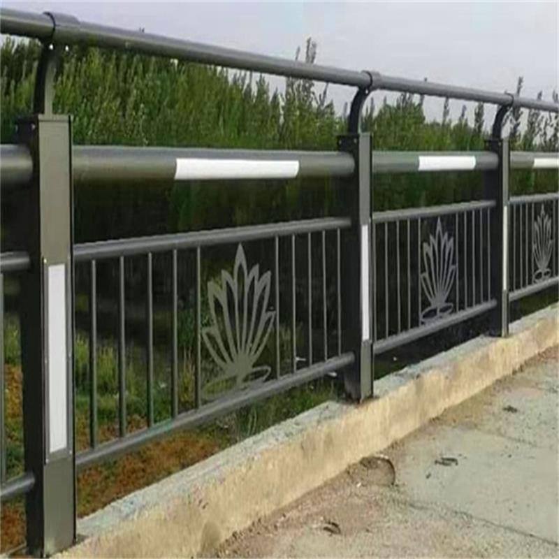 渝隧高速護欄改造