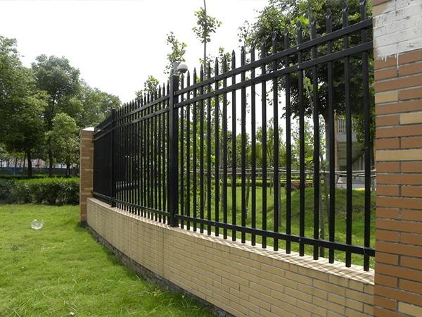 玉楚高速峨山護欄安裝