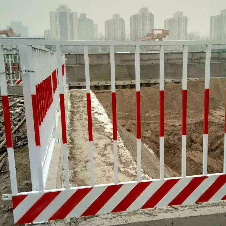 玉湛高速護(hù)欄效果圖