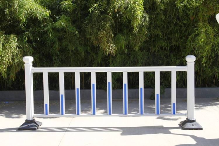 玉湛高速護欄怎么樣