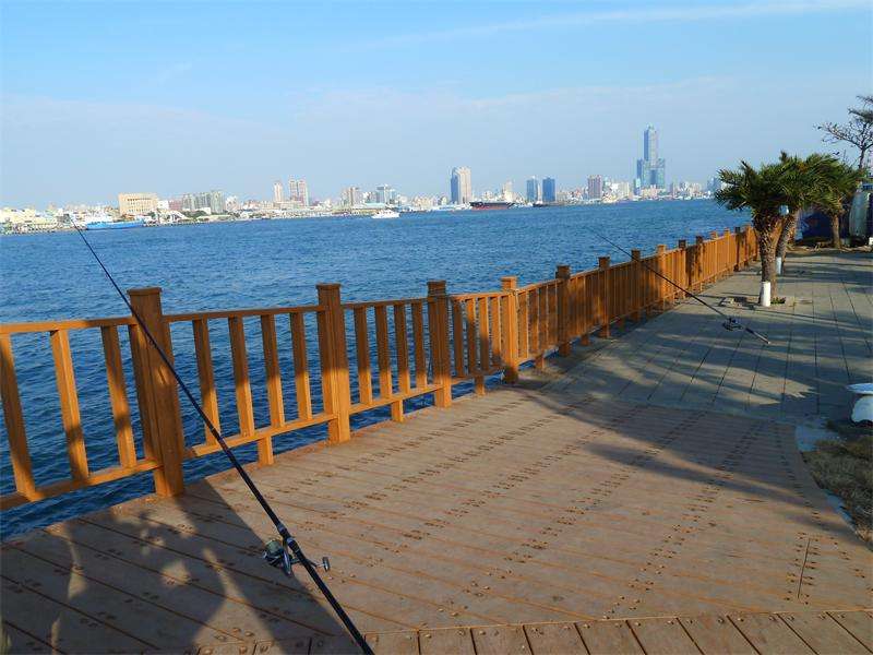 圓柱高速公路護(hù)欄