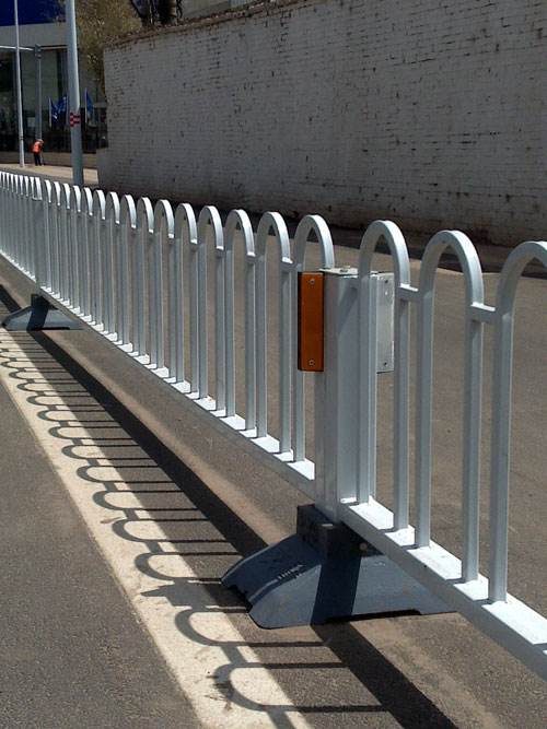 源頭生產高速護欄網批發