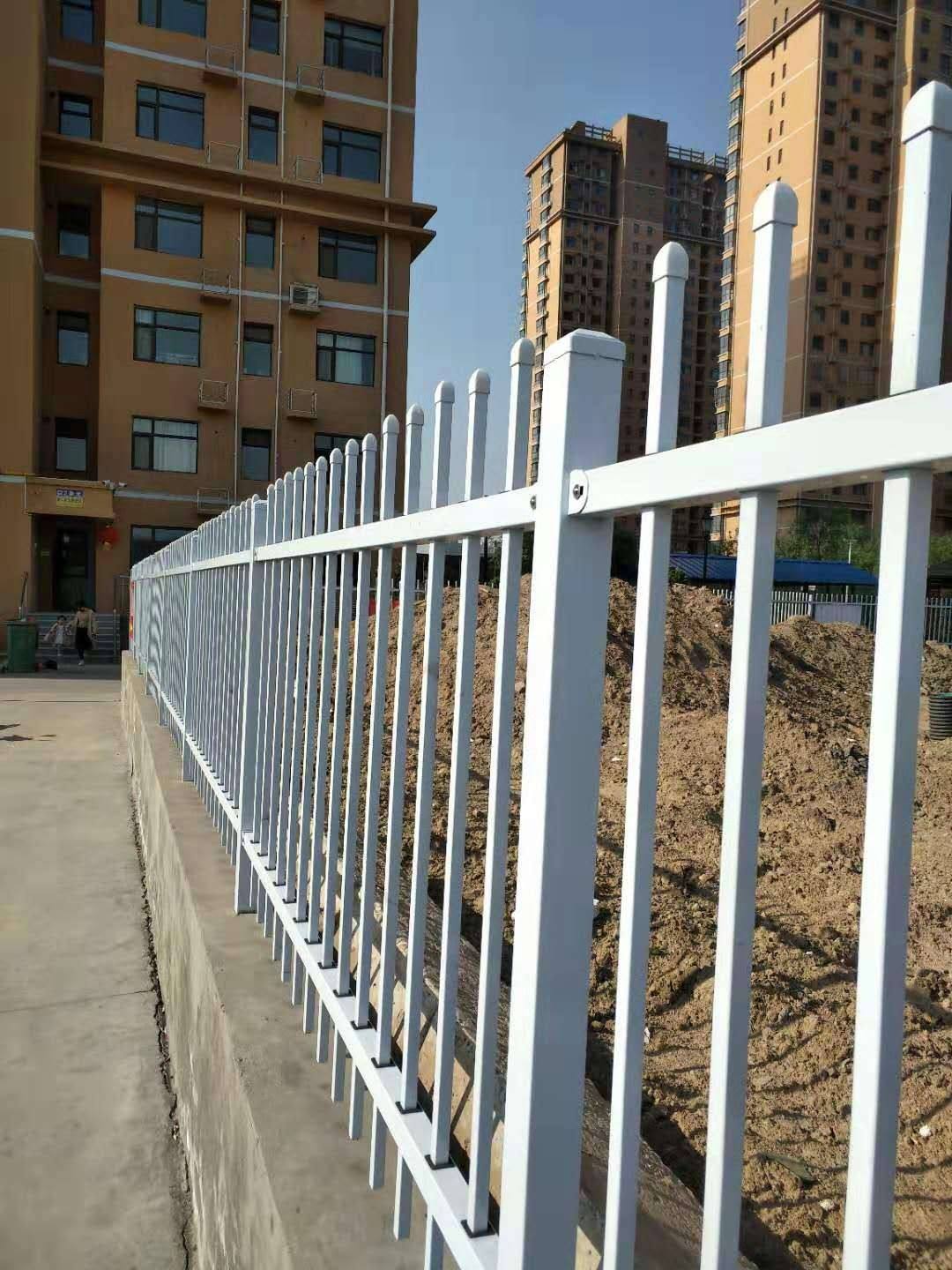 云南高速護欄板加工定制