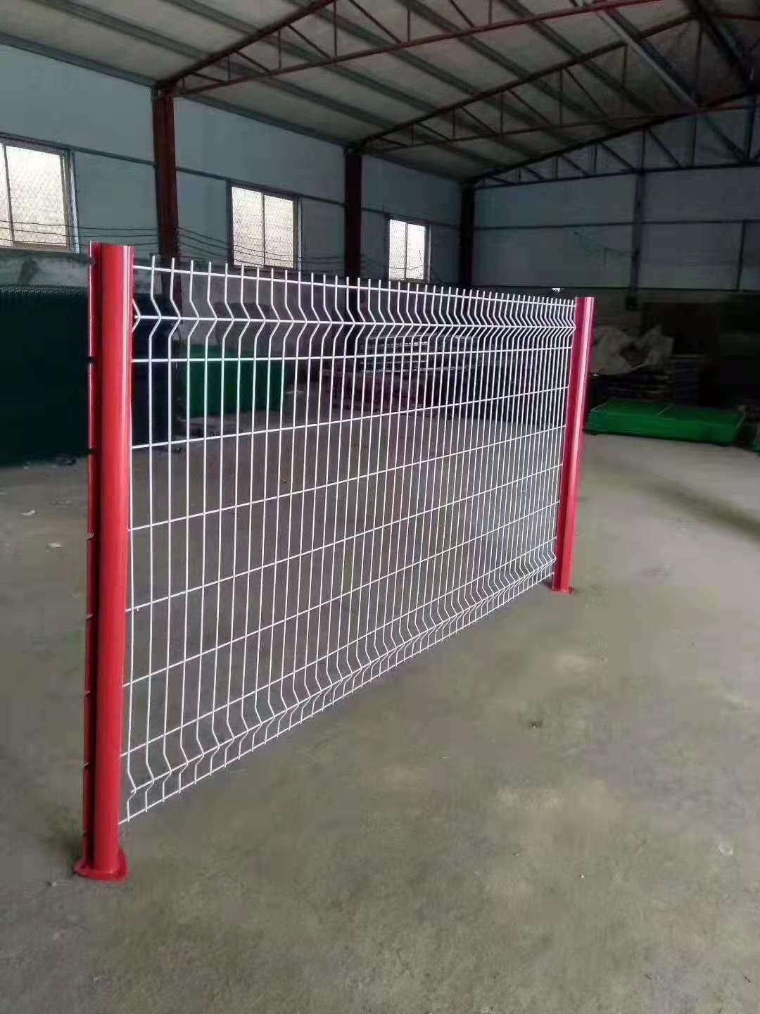 云南高速護欄板立柱