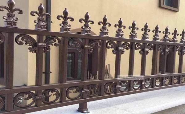 宜賓柏溪高速橋護欄掉了