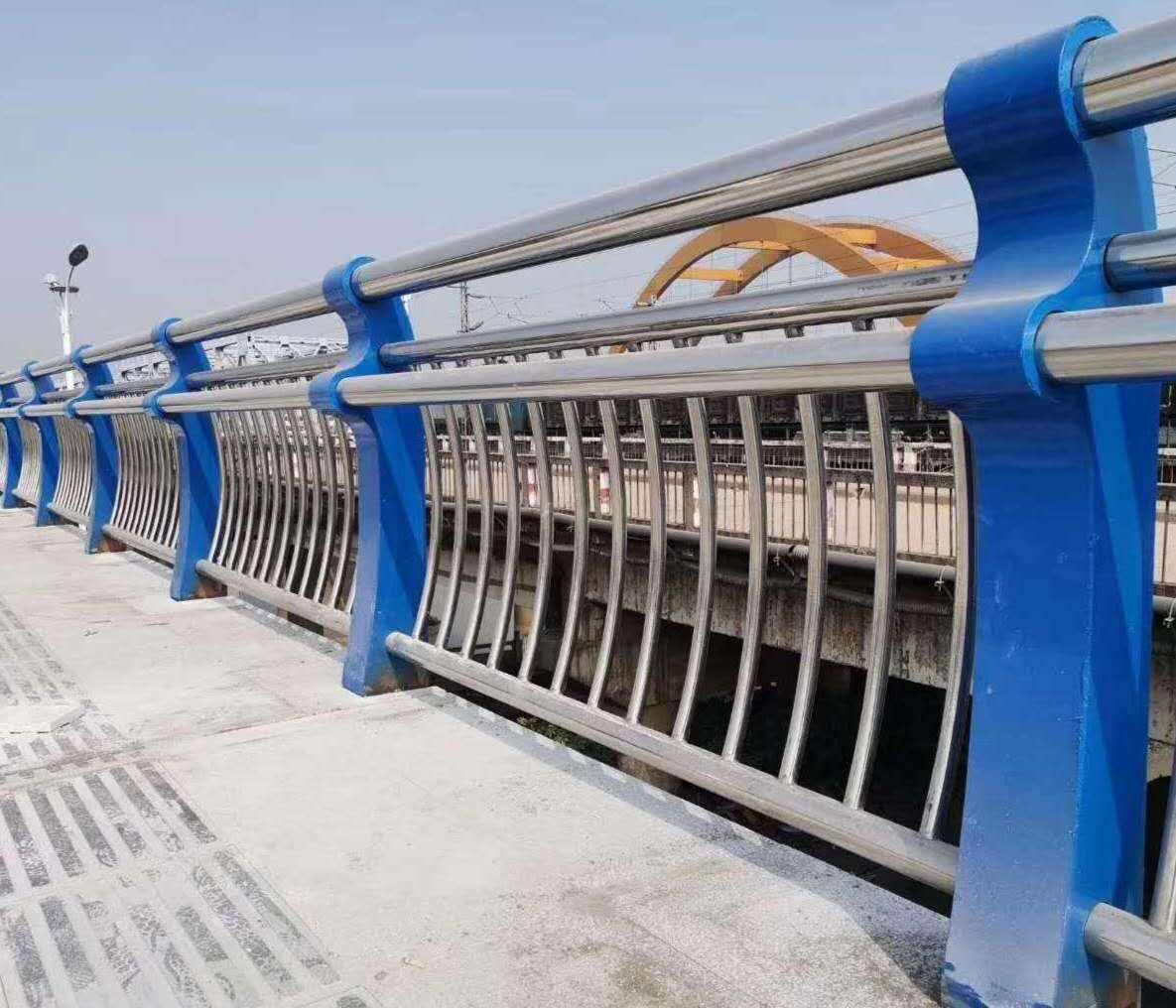 宜賓高速護(hù)欄價(jià)格