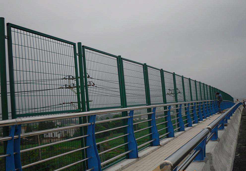 宜昌高速護欄板生產廠家