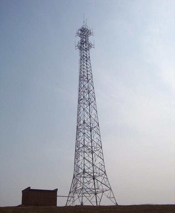 30米的通訊信號塔多